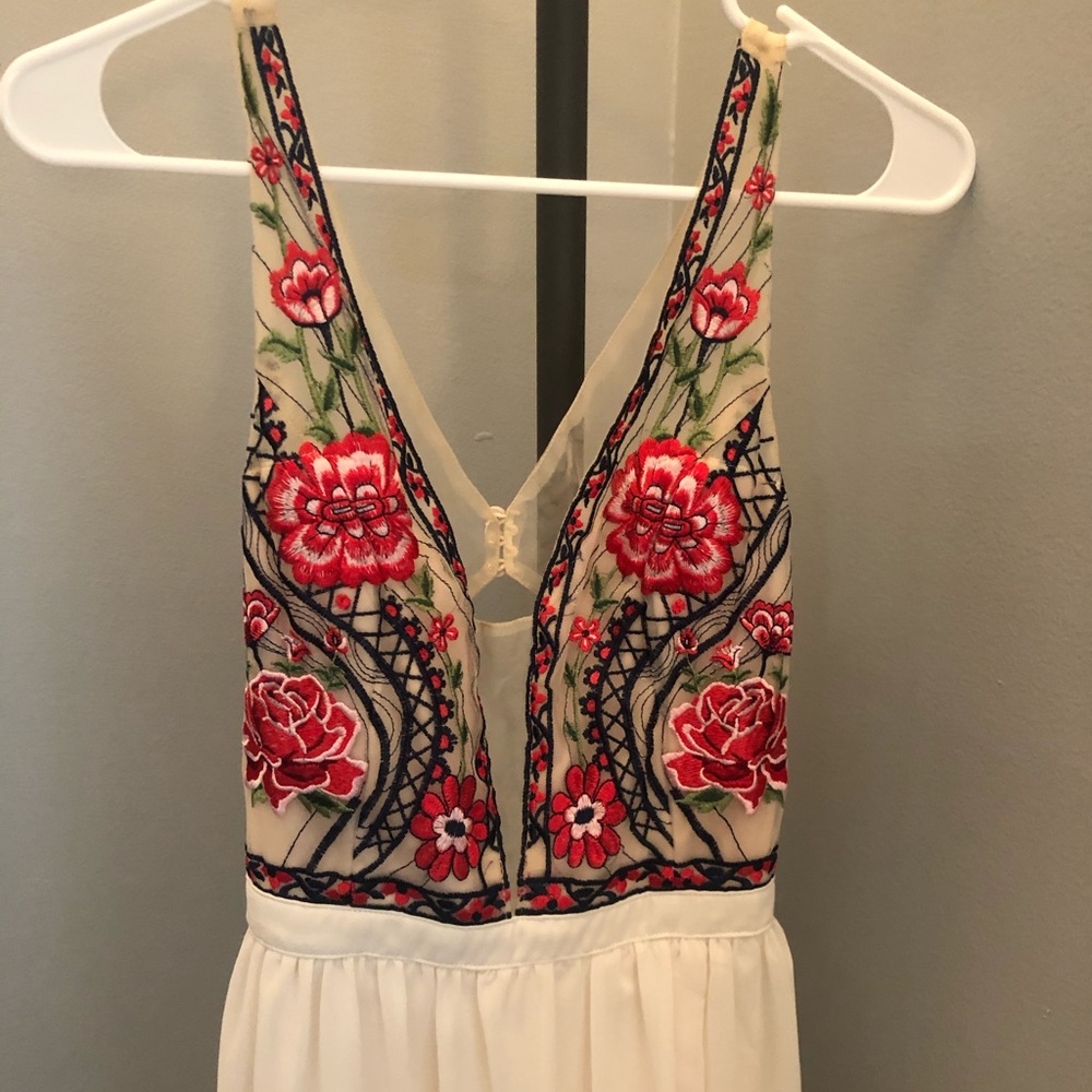 Gorgeous detailed maxi - size M - never worn!